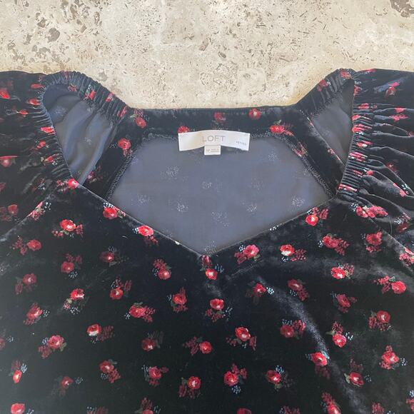 Womens Top Sz M Velvet Floral Witchy Dark Feminine Whimsigoth Cottage Gothic - Picture 6 of 11